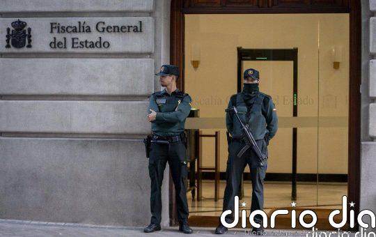 Las diez horas de registro en el despacho del fiscal general: dos móviles, dos ordenadores, una tablet y multitud de USB