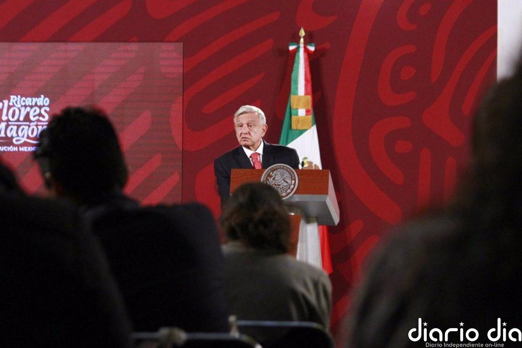 López Obrador defiende que no ha intervenido en la crisis política de Perú y que "solo ha opinado"