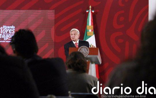 López Obrador defiende que no ha intervenido en la crisis política de Perú y que "solo ha opinado"