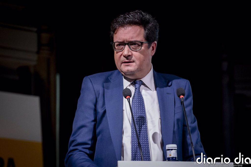 Óscar López espera cerrar positivamente el concierto de Muface para los años 2025-2026