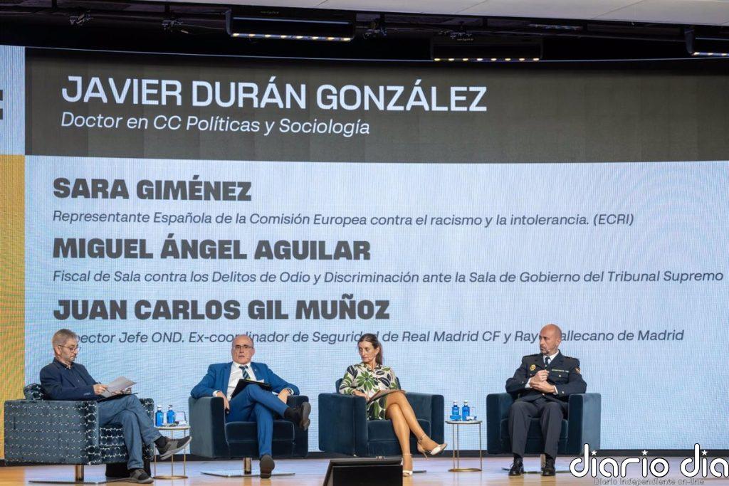 Reformas legales y prevención, claves para combatir el discurso de odio en el fútbol y el deporte