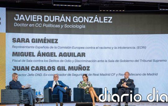 Reformas legales y prevención, claves para combatir el discurso de odio en el fútbol y el deporte