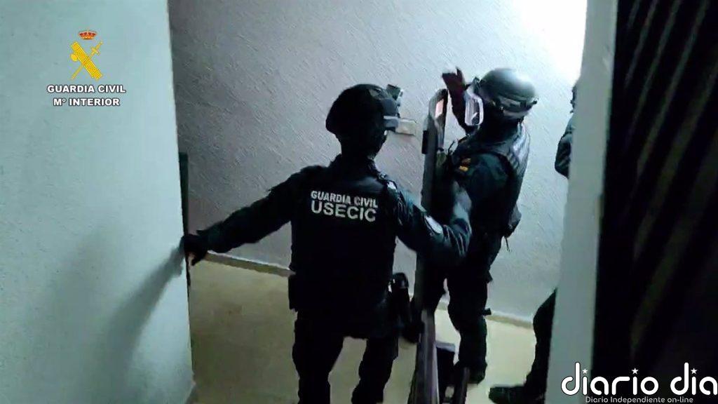 Tres detenidos por retener en "granjas humanas" a personas para controlar sus cuentas bancarias