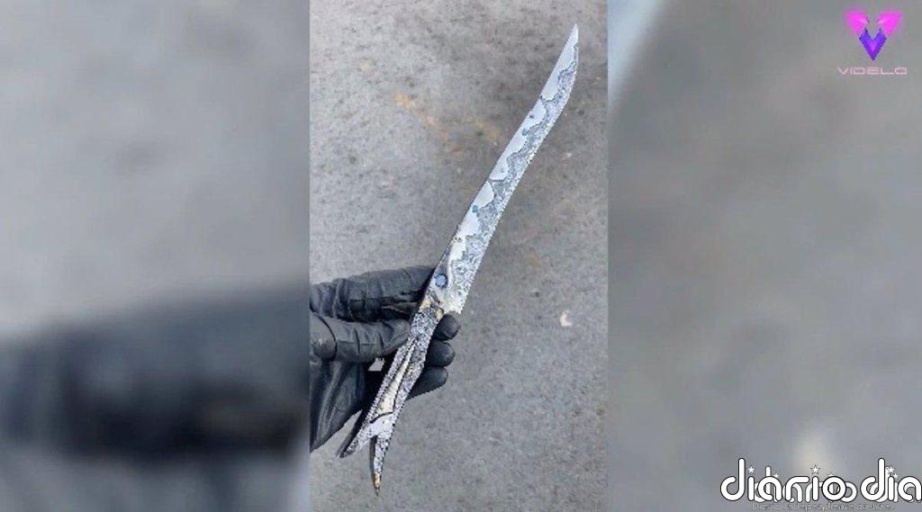 Un adolescente crea una espada... ¡a partir de un meteorito milenario!