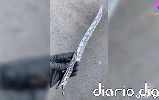 Un adolescente crea una espada... ¡a partir de un meteorito milenario!