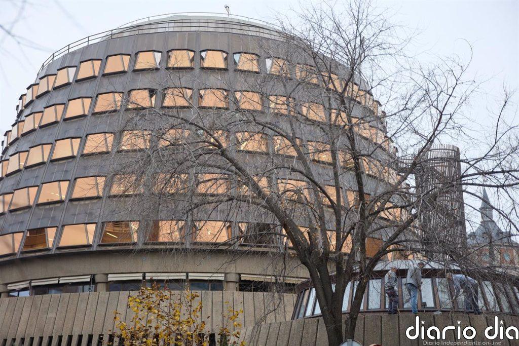 Un magistrado del TC avisa de la "indeseable percepción" generada al resolver las recusaciones "de modo asimétrico"