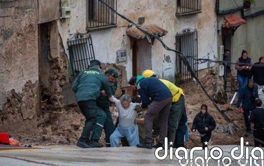 VÍDEOS | Personas atrapadas, calles inundadas y peligrosos rescates, las impactantes imágenes que deja la DANA