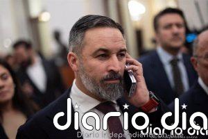 Abascal acusa a Sánchez de tener al Ejército "acuartelado" por "bastardos intereses políticos"