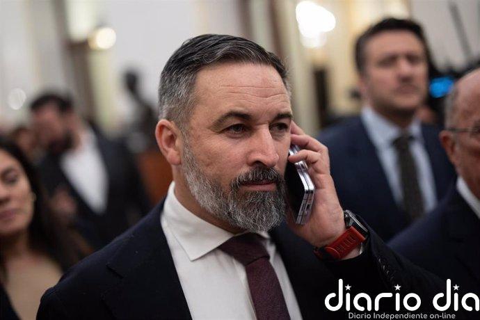 Abascal acusa a Sánchez de tener al Ejército "acuartelado" por "bastardos intereses políticos"