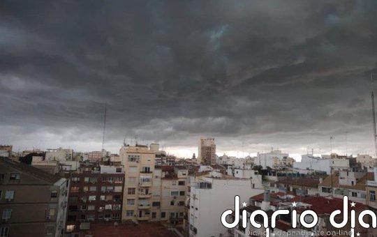 AEMET avisa de lluvias muy fuertes hasta el viernes en litorales Mediterráneo y de Andalucía occidental