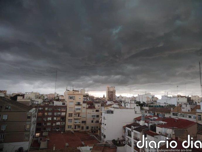 AEMET avisa de lluvias muy fuertes hasta el viernes en litorales Mediterráneo y de Andalucía occidental