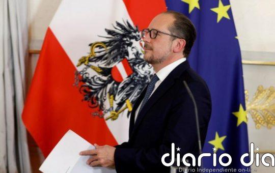 Austria confina a la población no vacunada