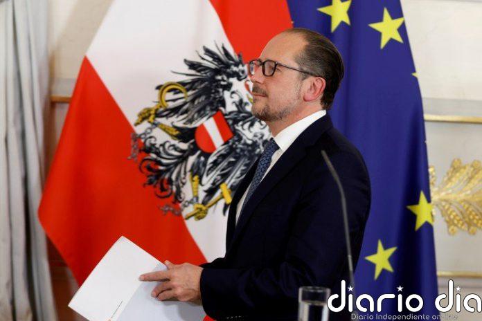 Austria confina a la población no vacunada