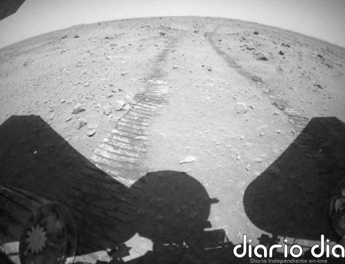 China encuentra formas relacionadas con el agua en el suelo de Marte Archivo - Rover Zhurong conduciendo en Marte