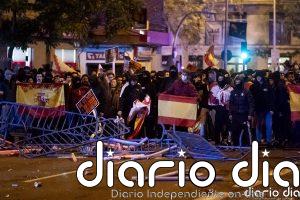 El PSOE reprocha al PP que no condene la manifestación "fascista" frente a Ferraz y pide a Feijóo que se pronuncie