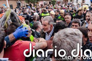 El Rey volverá a Valencia el martes para visitar a las unidades militares que ayudan tras la DANA