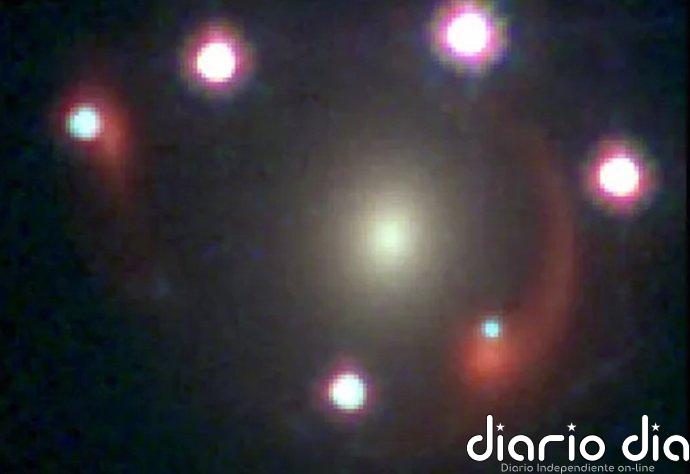 El telescopio espacial Webb localiza el primer 'zig-zag de Einstein' Seis instancias del mismo cuásar en una imagen del JWST, lo que indica el descubrimiento del primer zigzag de Einstein.