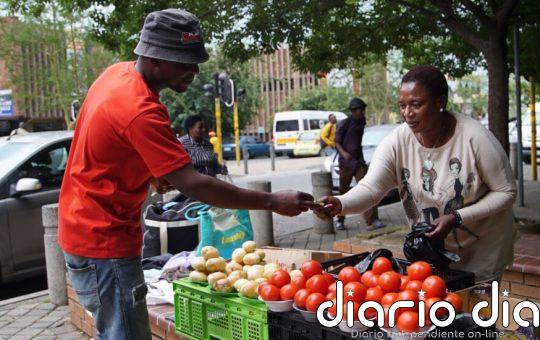 La economía obsesionada por el crecimiento enferma a los pobres