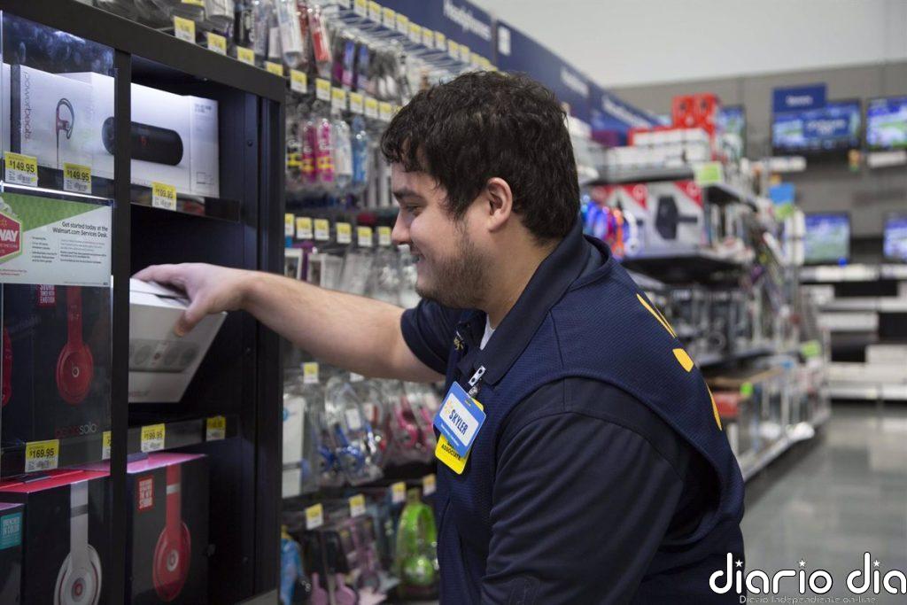 Las ventas minoristas de EE.UU. se desaceleran en octubre cuatro décimas y avanzan al 0,4%