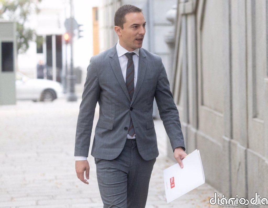 Lobato preguntó a Sánchez Acera cómo había conseguido el 'email': "Porque llega, lo tienen los medios"