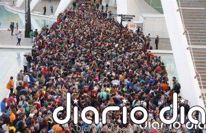 Marea de solidaridad en Valencia: voluntarios, en marcha