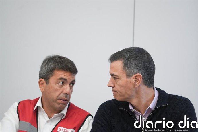 Mazón dice que recibió un mensaje de Sánchez la noche de la DANA y que le trasladó que había que "coordinar al máximo" El presidente de la Generalitat valenciana, Carlos Mazón (i) y el presidente del Gobierno, Pedro Sánchez (d) en imagen de archivo.
