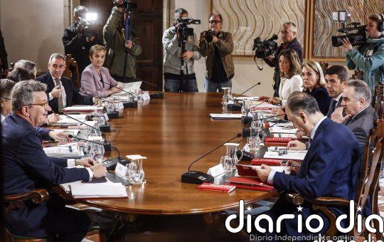 Mazón niega subidas de sueldos en el Consell: "Solo se permite que un funcionario que viene a servir no pierda derechos"