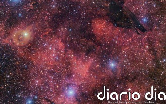 Nueva imagen de ESO captura un 'lobo oscuro' en el cielo