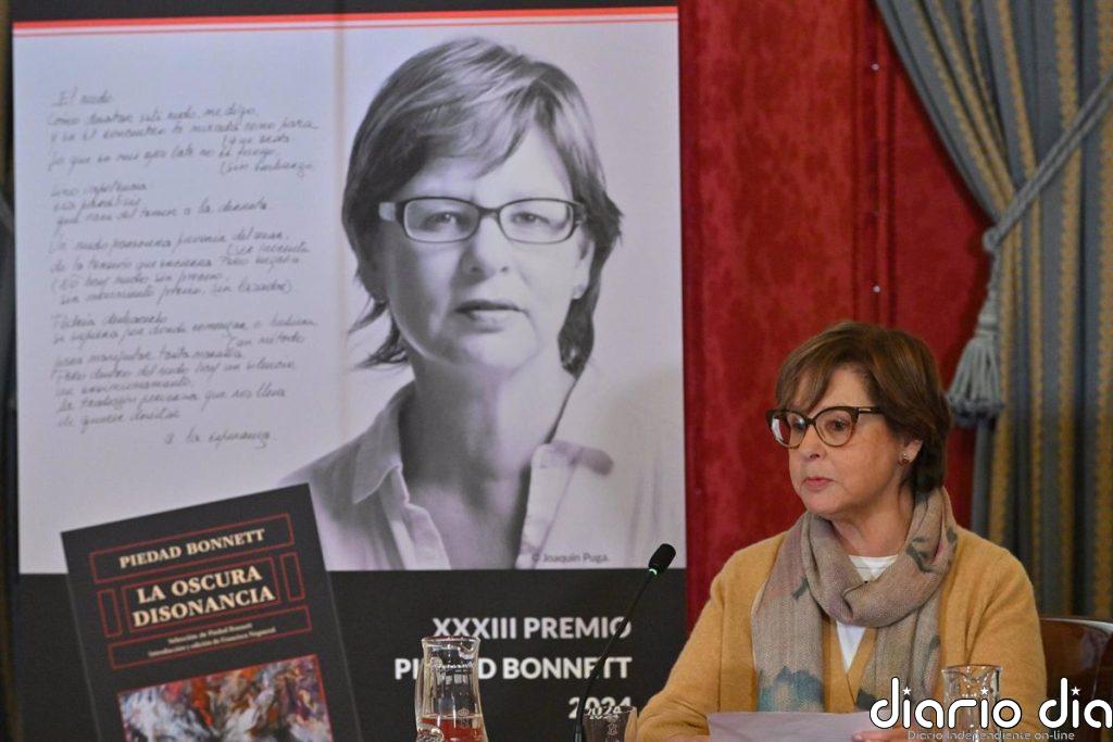 Piedad Bonnett presenta su antología poética 'La oscura disonancia': "Me ha revelado cosas de mi que jamás había visto"