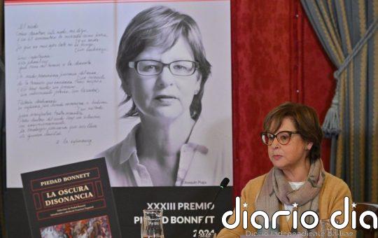 Piedad Bonnett presenta su antología poética 'La oscura disonancia': "Me ha revelado cosas de mi que jamás había visto"