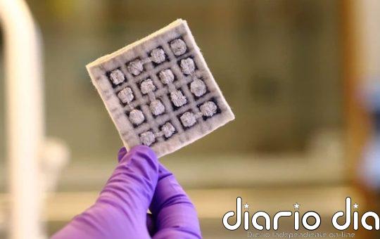 Un hilo de seda que puede convertir prendas en cargadores