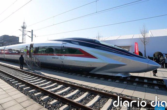 China presenta nuevos trenes bala que alcanzan 450 km./hora