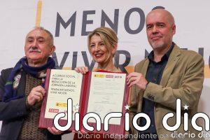 Díaz firma con CCOO y UGT el acuerdo para rebajar la jornada en 2025: "Es un momento de altura histórica"