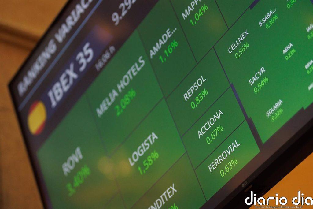 El Ibex sube un 0,11% a media sesión y se aferra a los 12.100 puntos