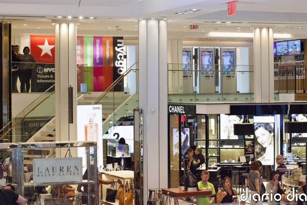 El PMI de EEUU se anota en diciembre su alza más importante en 33 meses, pero industria y servicios divergen