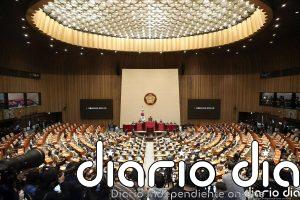 Emiten orden de detención contra el expresidente surcoreano Yoon por la ley marcial