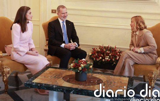 Felipe VI defiende ante el Parlamento italiano que se debe dar a los inmigrantes un "trato digno"