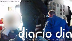 Una cámara del domicilio de Koldo grabó la entrada de una veintena de agentes pistola en mano al grito de "al suelo"