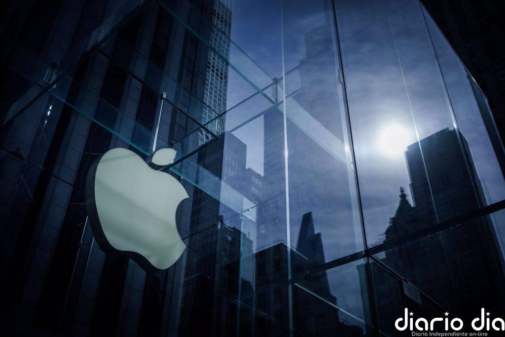 Apple pide a sus accionistas que mantengan las medidas contra la discriminación racial o sexual (DEI)