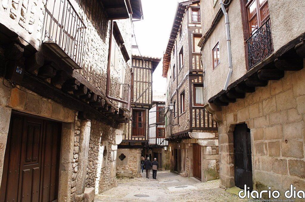 Así es "el pueblo más bonito para visitar en enero de 2025" según National Geographic: nieve, luces y turrón