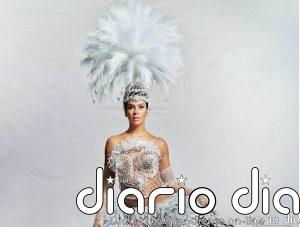 Cristina Pedroche sorprende en las campanadas con un vestido de 8.500 cristales de su propia leche materna