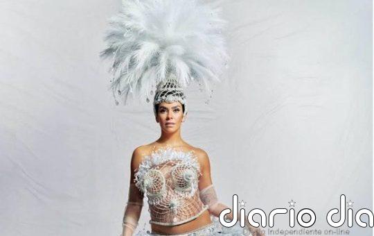 Cristina Pedroche sorprende en las campanadas con un vestido de 8.500 cristales de su propia leche materna