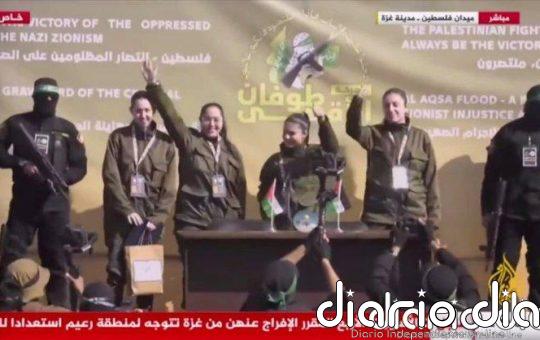 Cuatro rehenes liberadas por Hamás llegan a Israel en un nuevo intercambio bajo el alto el fuego en Gaza