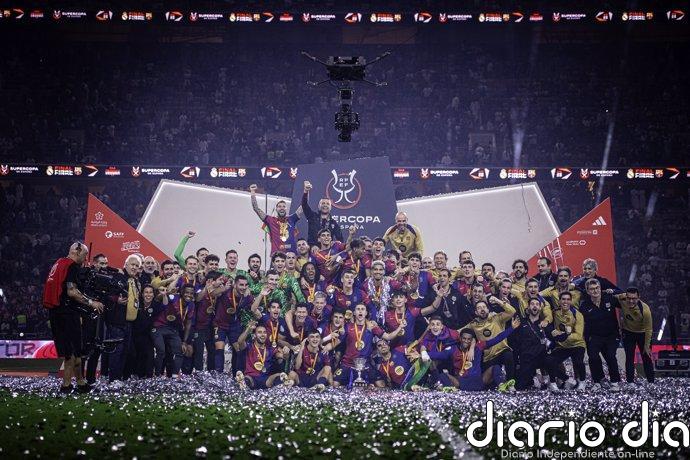 El Barça doma al Real Madrid y levanta la Supercopa