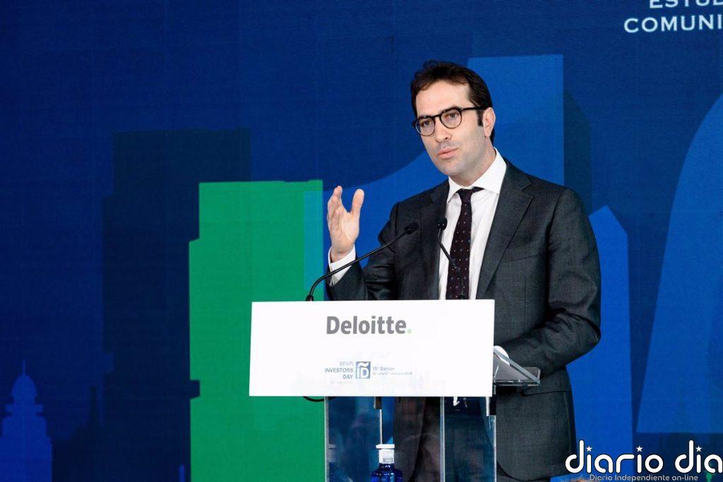 El Gobierno celebra la mejora de previsiones del FMI y destaca que España lideró en 2024 el crecimiento