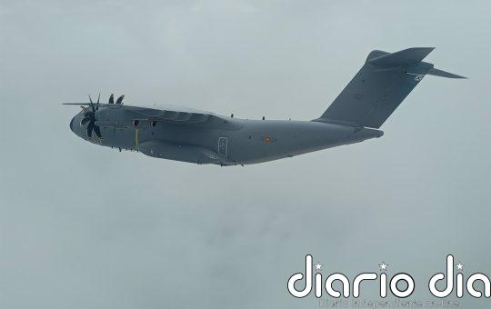 El Gobierno utiliza aviones del Ejército del Aire para derivar migrantes de Canarias a la península