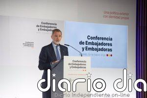 El Rey pide a los embajadores que ofrezcan "una imagen nítida y fiable" de España como país "orgulloso de su Historia"