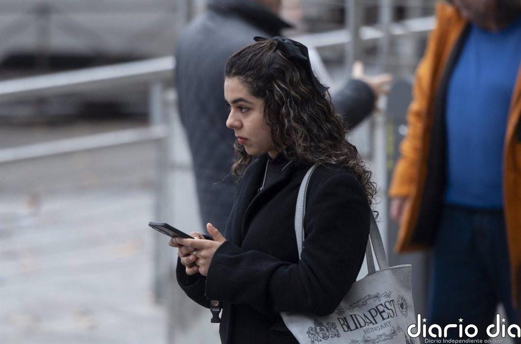 La becaria a favor de Nacho Cano asegura que "todo es legal" y acusa a la jueza de "difamar": "Nos puede dañar"