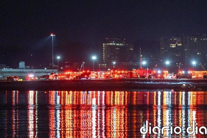 Las autoridades descartan que haya supervivientes tras el accidente aéreo de Washington