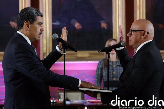 Maduro promete el inicio de un "periodo de paz" en su toma de posesión como presidente de Venezuela